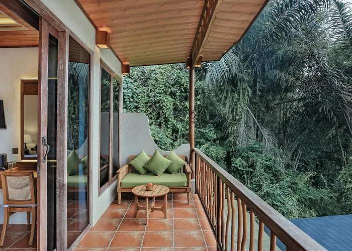 Alamora Healing Escape